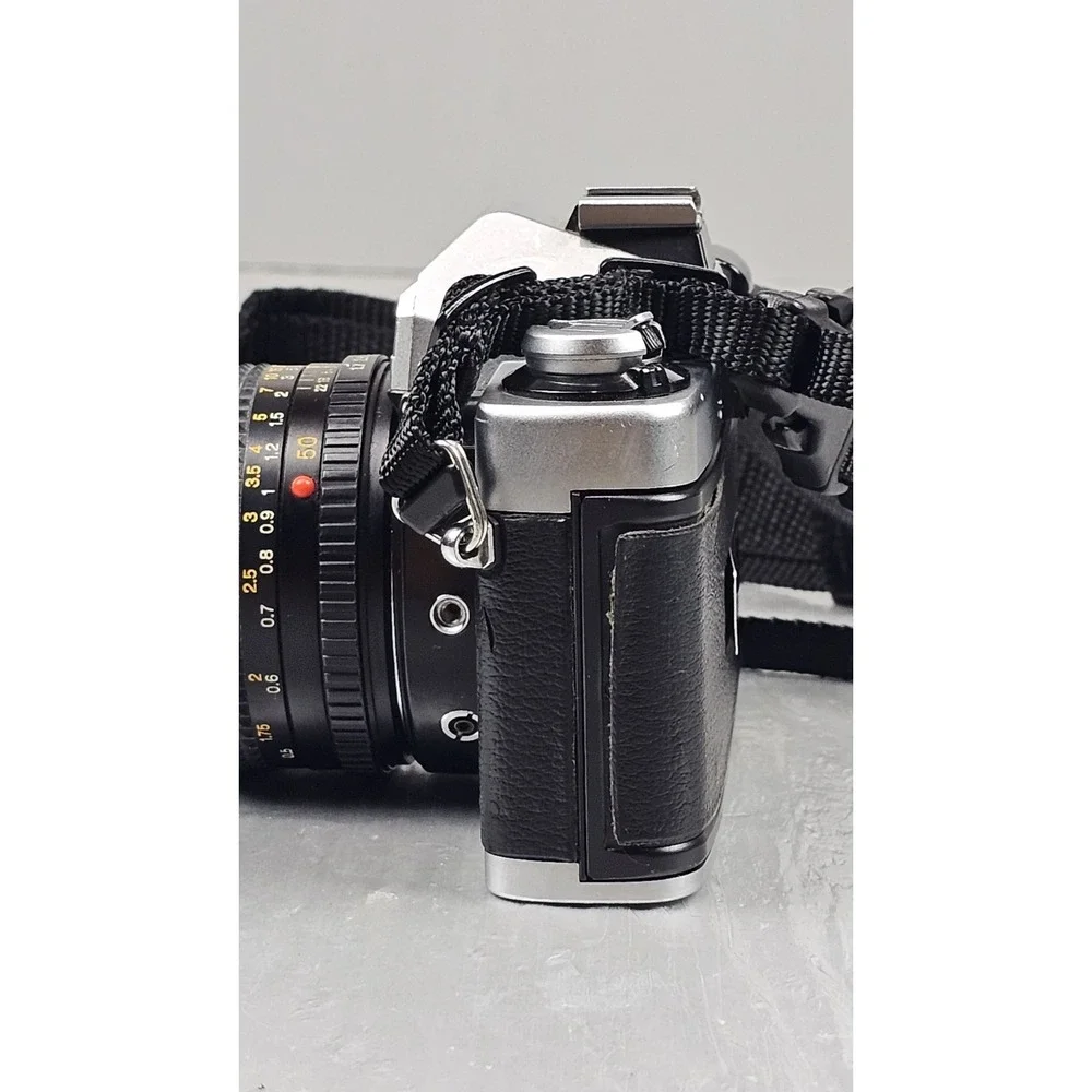 Minolta XG-M 35mm SLR film camera MD 50mm 1:17 Standard Lens Vintage Photo